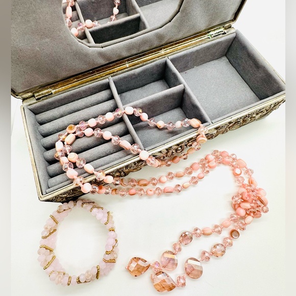 Vintage Crystal Pink Necklace - Picture 16 of 16